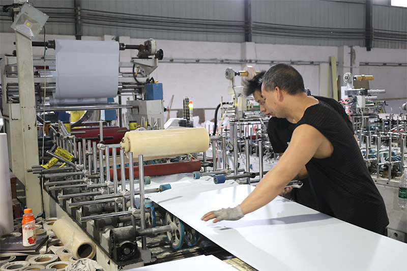 แผงร่องสำหรับติดผนัง