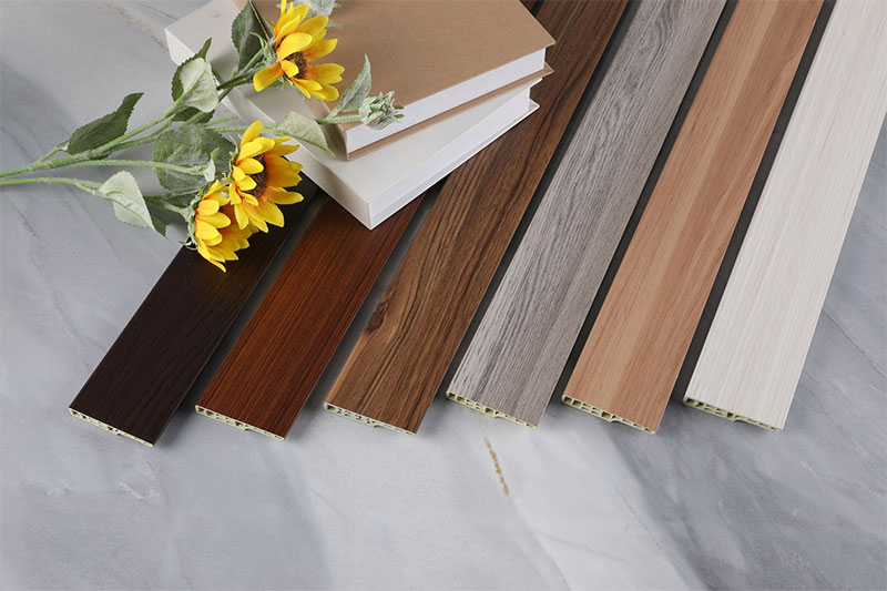 รอบพื้นพีวีซี