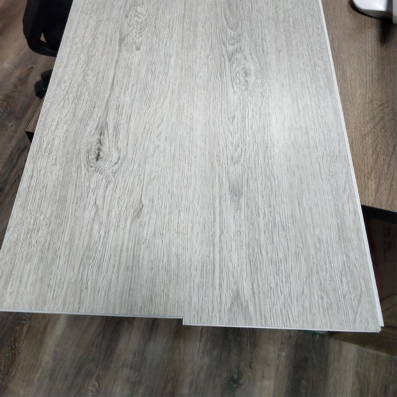 เอสพีซี คลิก พื้นไวนิล