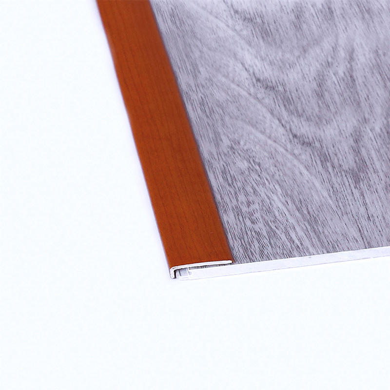 แถบขอบพื้นไม้