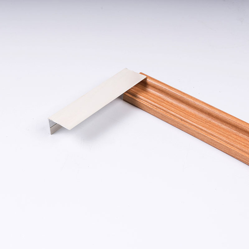 ตกแต่งขอบกระเบื้องปูพื้นตามต้องการ