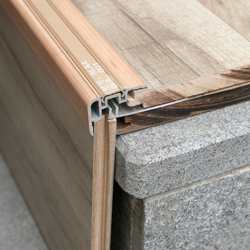 ตกแต่งขอบบันไดตามต้องการ