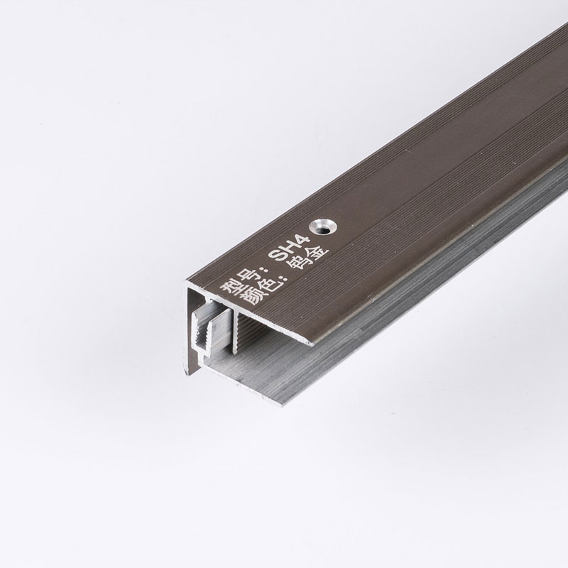 ตัดแต่งขอบกระเบื้องแบบกำหนดเองสำหรับบันได