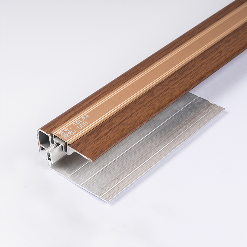 คิ้วกระเบื้องขอบบันได