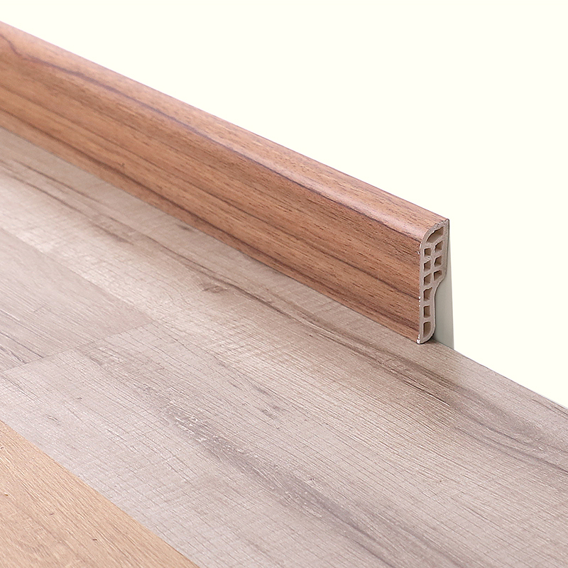 รอบพื้นพีวีซี