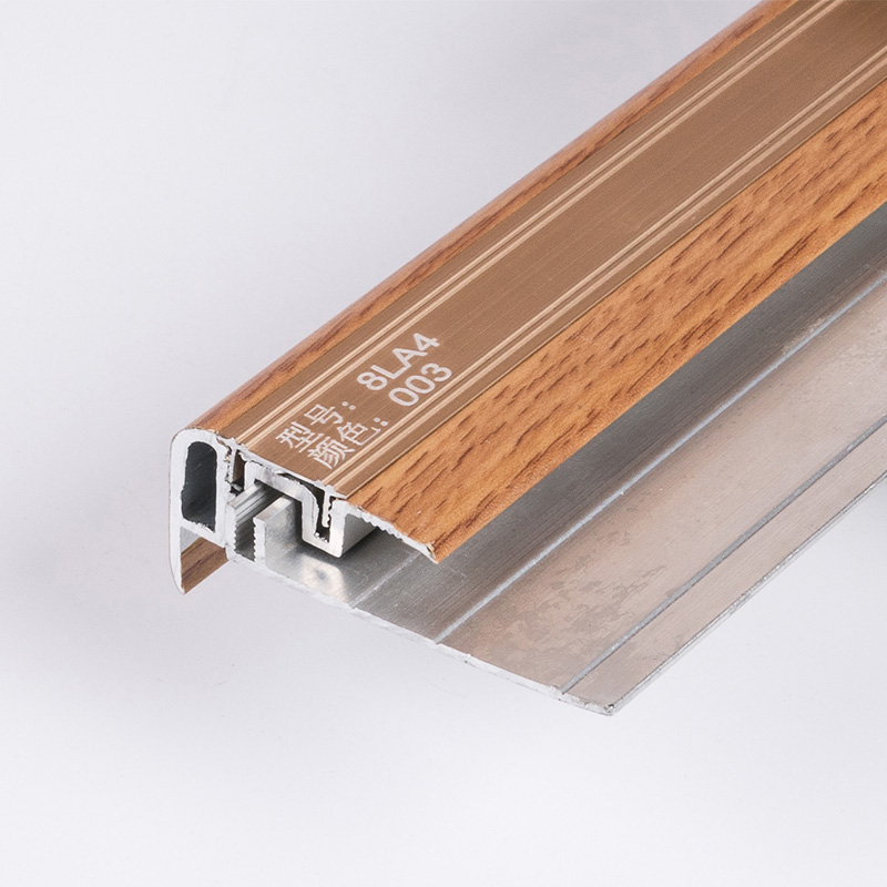 คิ้วขอบบันได