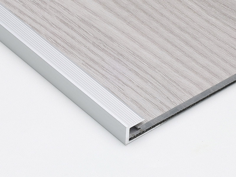 แผ่นปิดขอบพื้นสี่เหลี่ยมอะลูมิเนียม