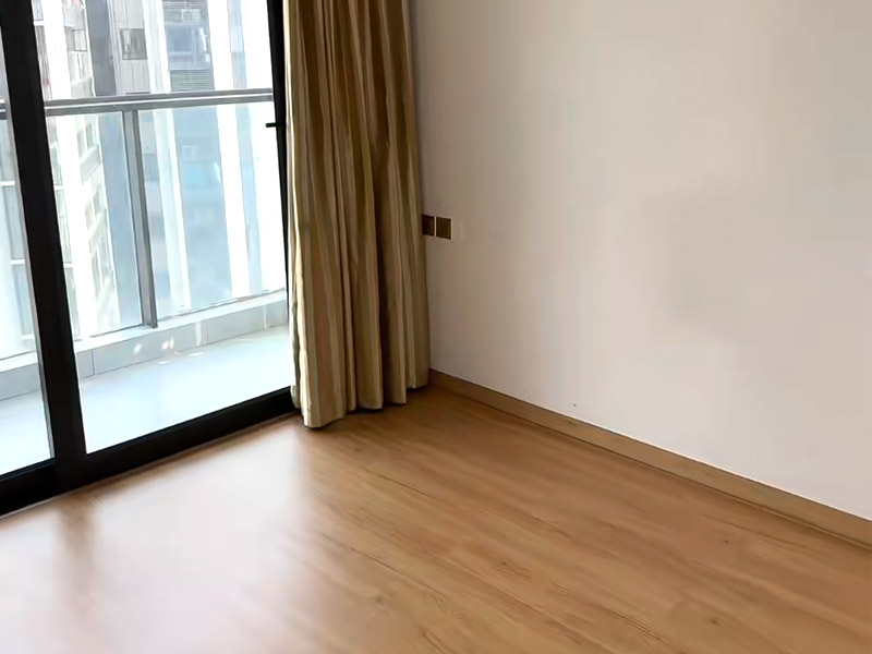 กระดานบัวแบบมีกาวในตัว