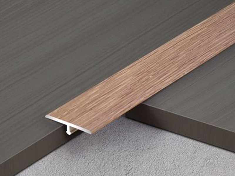 คุณติดตั้งแถบการเปลี่ยน T-Molding ได้อย่างไร?