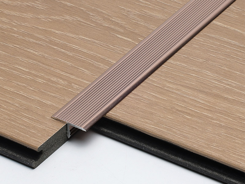 แผ่นปิดอะลูมิเนียมรูปตัว T