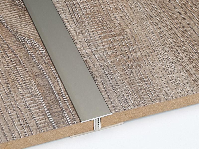 แถบเปลี่ยนการขึ้นรูปอลูมิเนียม T-molding