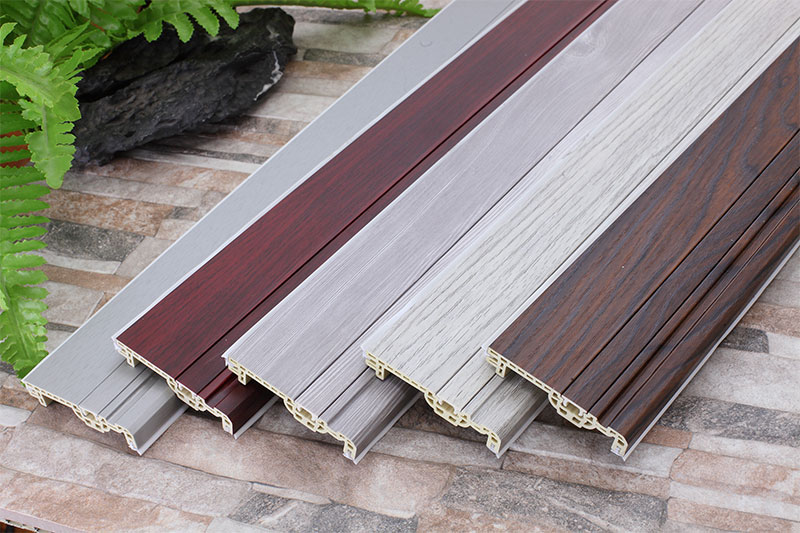 แผงรอบพีวีซี