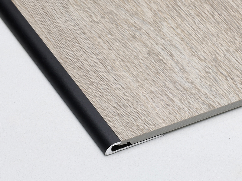 ตัดแต่งขอบพื้นรูปตัว C