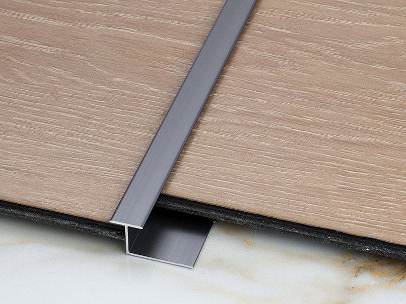 ตัดแต่งขอบรูปตัว T