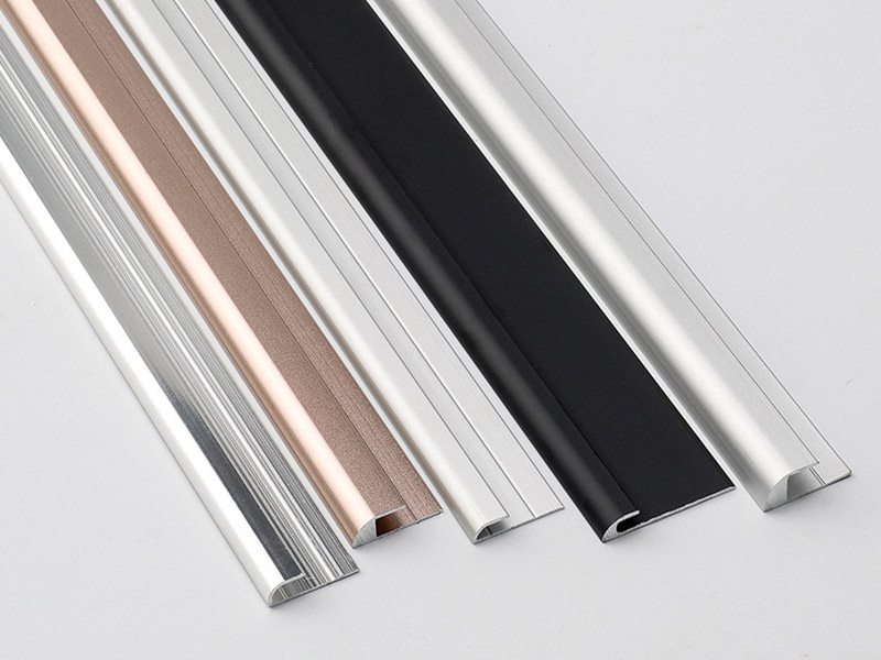 แผ่นปิดขอบพื้นโลหะรูปตัว C