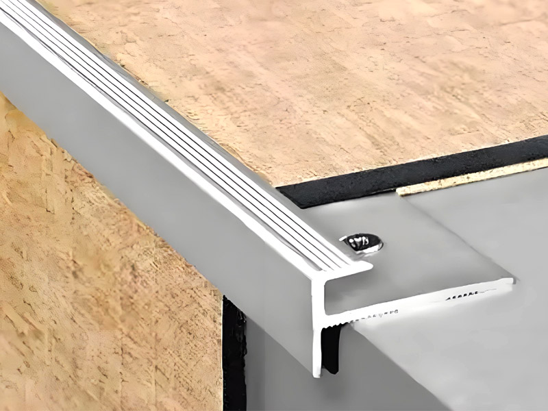 การปั้นจมูกบันได: ทางออกที่ดีที่สุดสำหรับการกันลื่นและการตกแต่งบันได