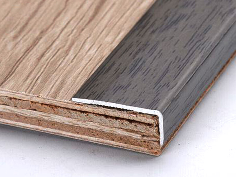 แถบจมูกบันไดคืออะไร?