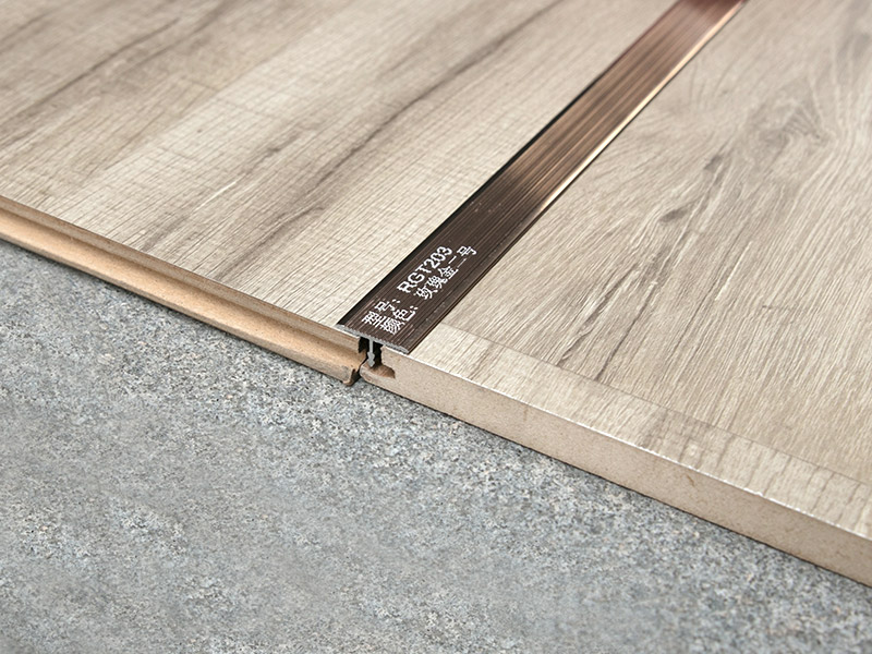 แผ่นปิดอะลูมิเนียมรูปตัว T