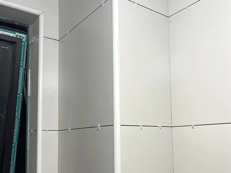 คุณจะทำให้ขอบกระเบื้องดูดีได้อย่างไร?