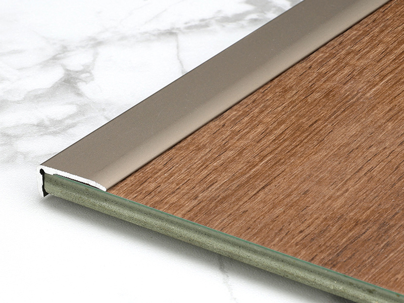 แถบขอบพื้นอลูมิเนียมรูปตัว L