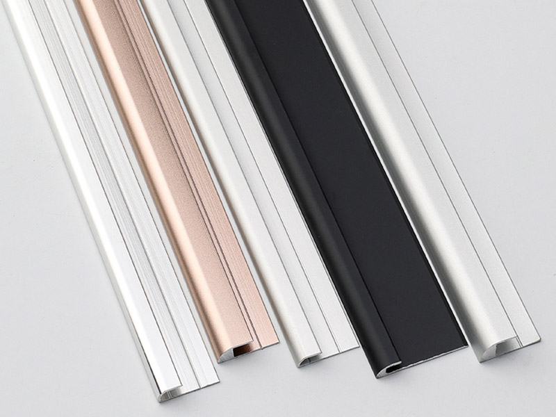 แผ่นปิดขอบพื้นโลหะรูปตัว C