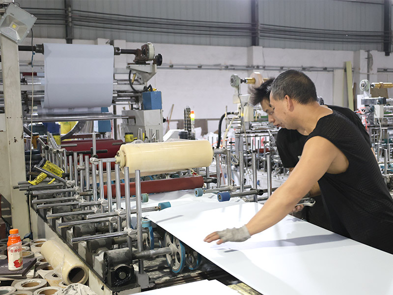 แผง PVC ผลิตได้อย่างไร?