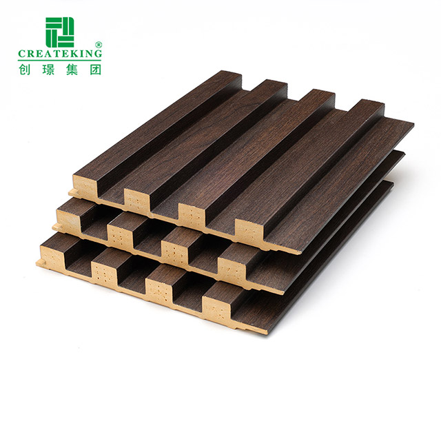 แผ่นผนังทึบร่องร่องเป็นมิตรกับสิ่งแวดล้อม 159 * 16 มม