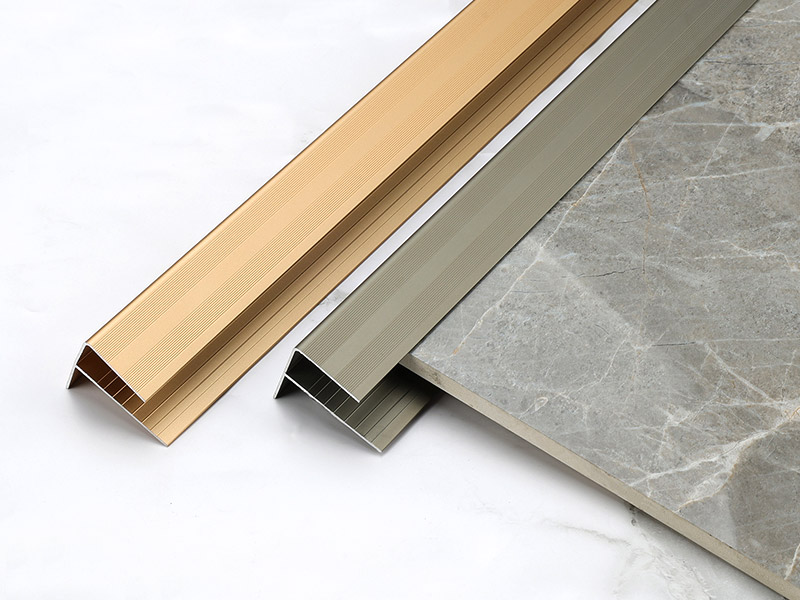 จมูกบันไดอลูมิเนียมกันลื่น