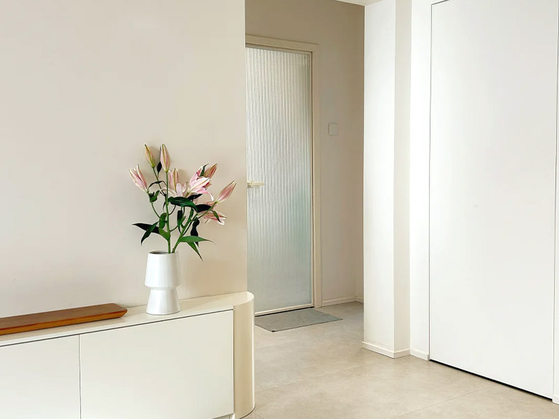 พื้นกระดานควรมีสีเดียวกับผนัง