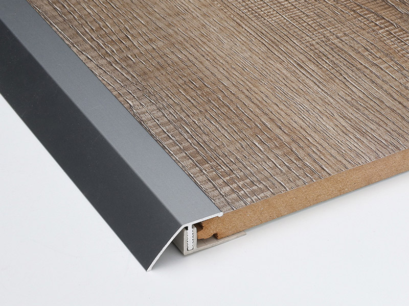 ตัวลดเกณฑ์พื้นอลูมิเนียม