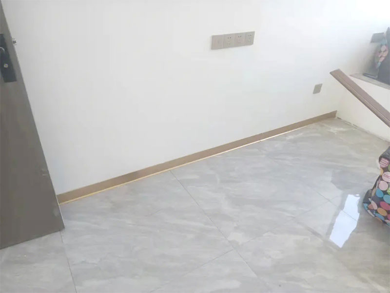 เปลี่ยนการตกแต่งภายในของคุณด้วยแผงรอบอะลูมิเนียม: เทรนด์การออกแบบสมัยใหม่